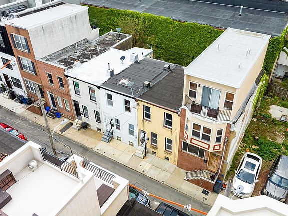 3rd image of 1030 S Dorrance St