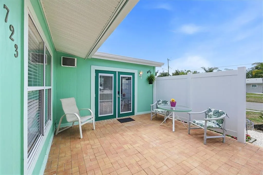 2 bed, 1.0 bath, 1100 sqft, $2,600 — Photo 4