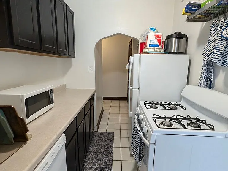 5439 W Martin Dr — Photo 9