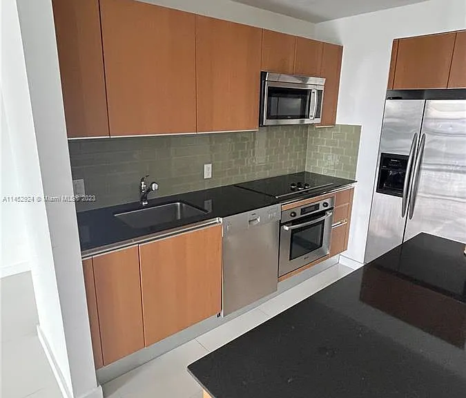 1050 Brickell Ave #2104 — Photo 4