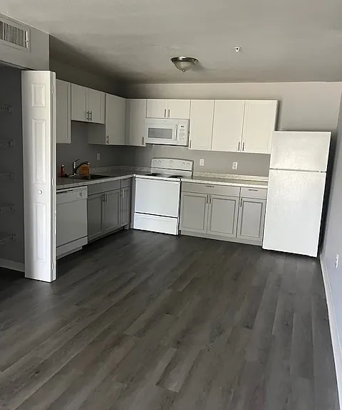 1101 Carillon Pl — Photo 1