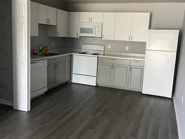 Carillon Place Apartments