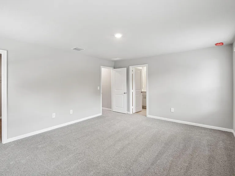 423 Salisbury Cir — Photo 13
