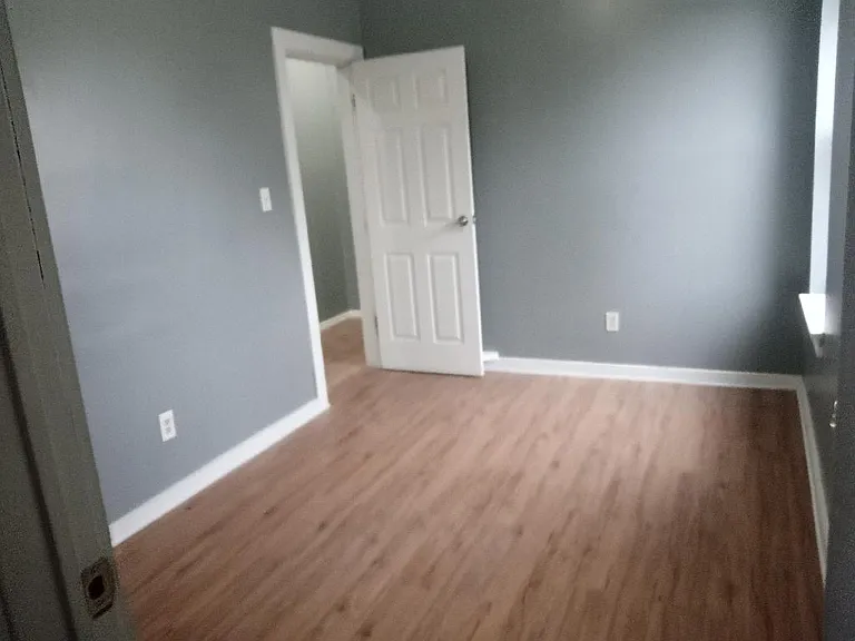 424 Stoddart Ave — Photo 5
