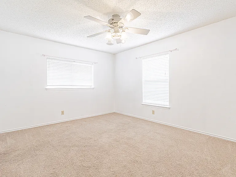 420 Ashley Park — Photo 20
