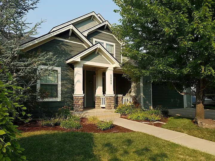 4 bed, 2.5 bath, 2533 sqft, $3,800 — Photo 1
