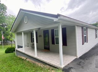 232 Ridgewood Ave, Oak Hill, WV 25901
