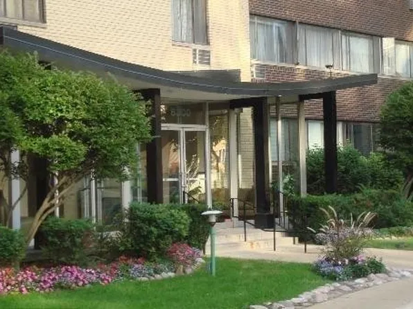 6300 N Sheridan Rd APT 203, Chicago, IL 60660