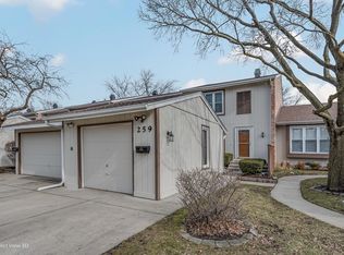 259 Edgewater Dr, Bloomingdale, IL 60108