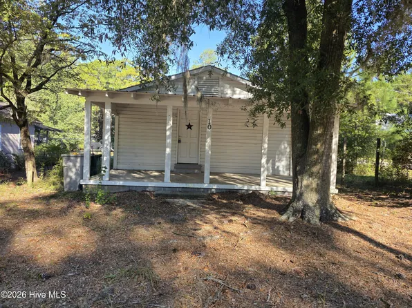10 Godwin Road, Elizabethtown, NC 28337