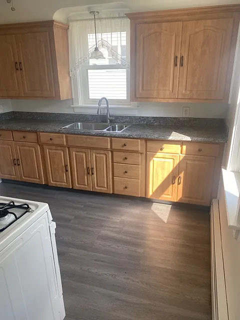 3 bed, 2000 sqft, $1,850 — Photo 3