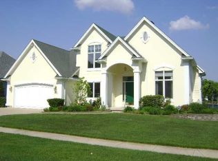 411 Cove Harbour Dr W, Holland, OH 43528