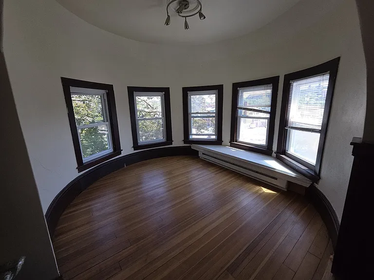 659 Southbridge St #3 — Photo 6