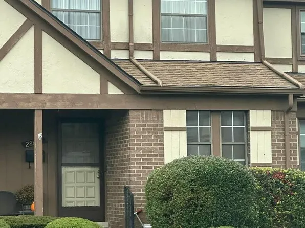 28612 Regent Ct N, Southfield, MI 48076