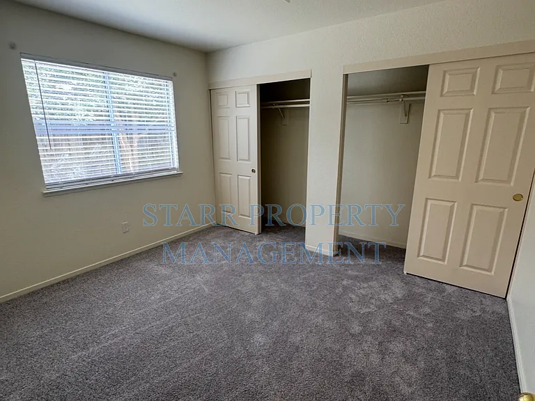 4355 Legacy Ct — Photo 8