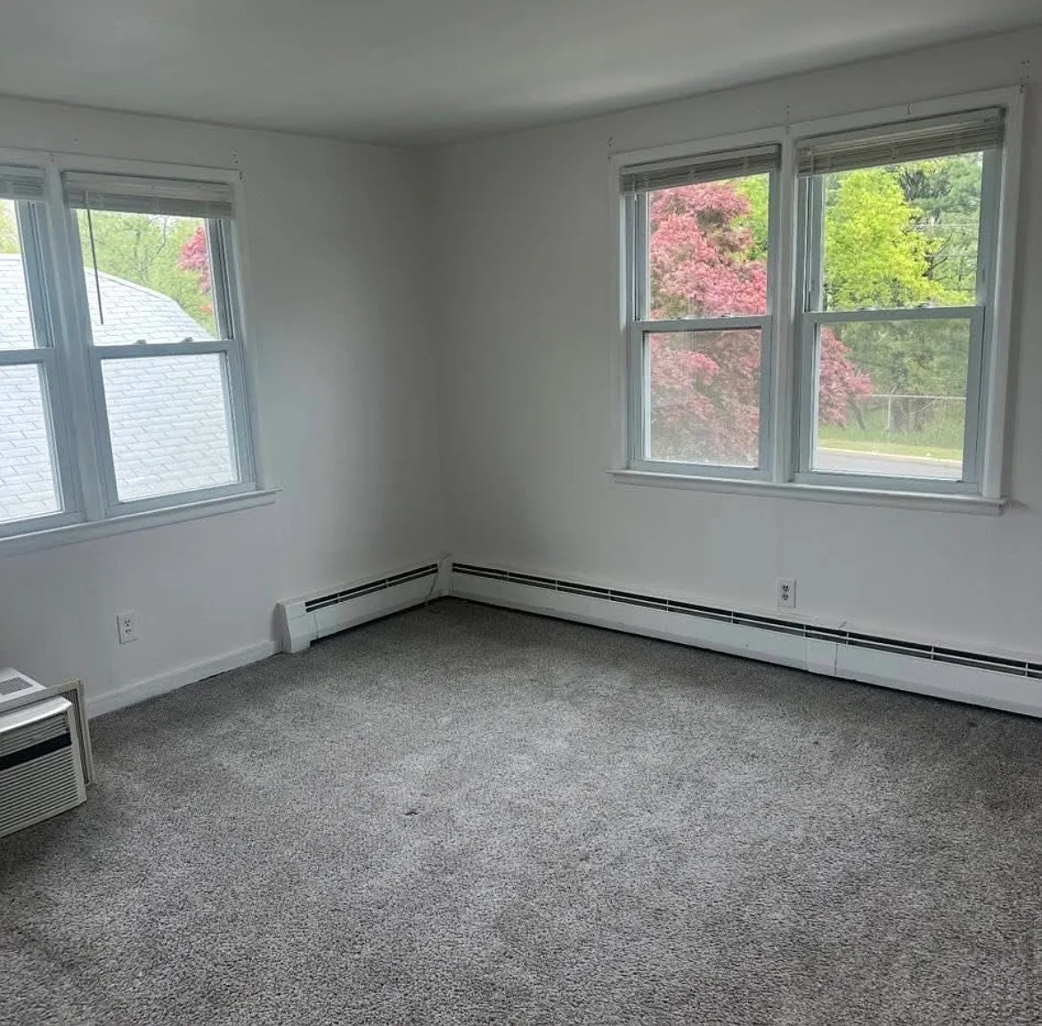 3 bed, 1068 sqft, $2,800 — Photo 3