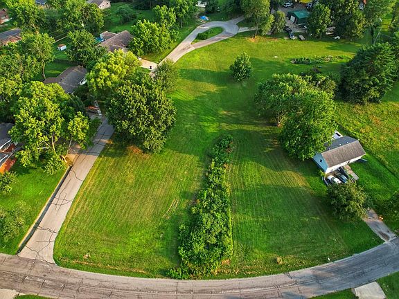 2nd image of 716 Kansa Dr