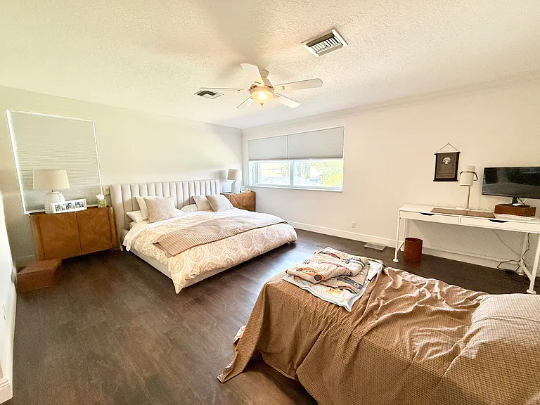 12671 Yardley Dr — Photo 7