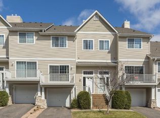 370 Willoughby Way W, Minnetonka, MN 55305