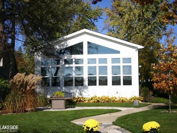 3564 Rush Lake Rd, Pinckney, MI 48169