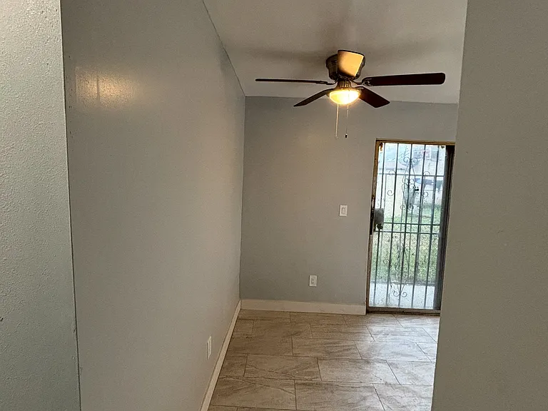 8633 Orchard Ave — Photo 12