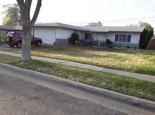 423 Landsford St, Lancaster, CA 93535