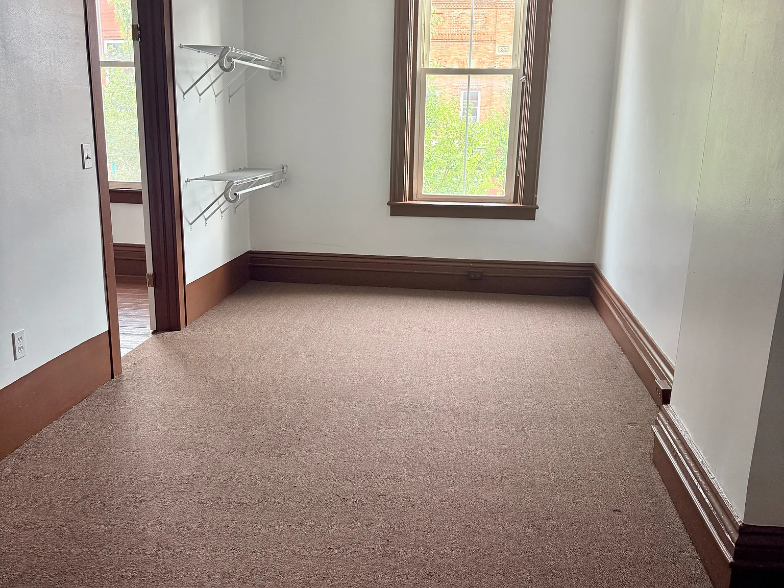 1 bed, 1000 sqft, $1,100 — Photo 2