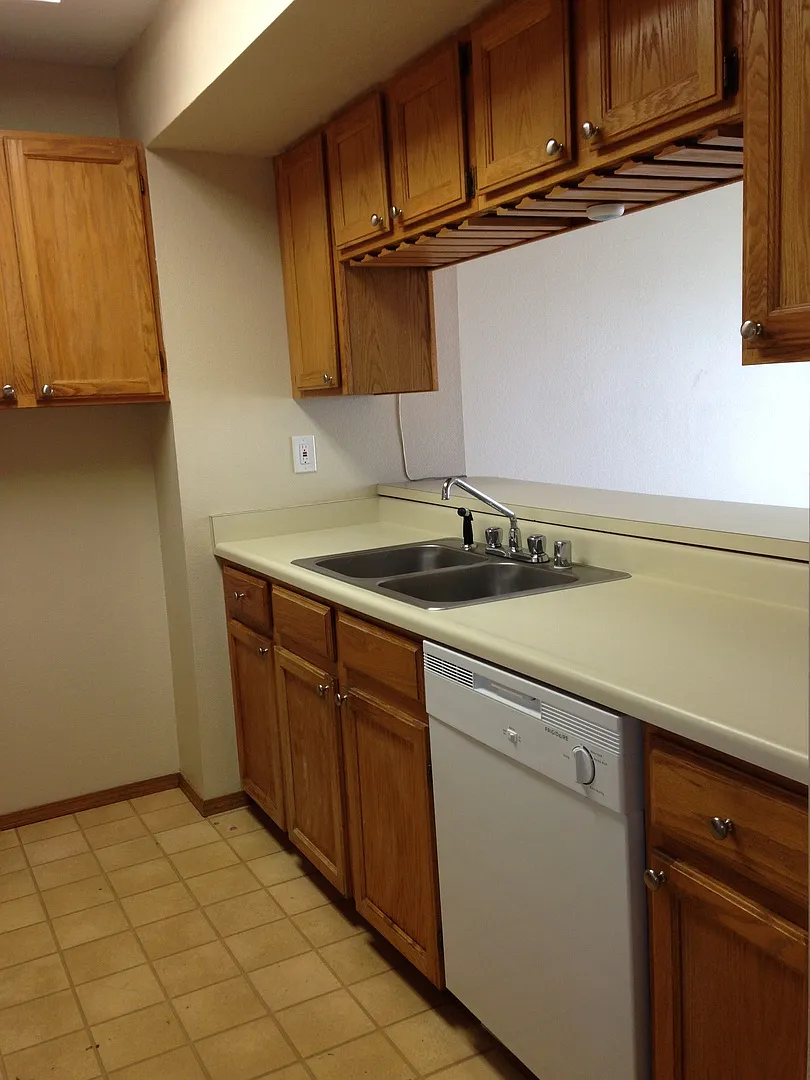 4205 Hunting Meadows Circle — Photo 4