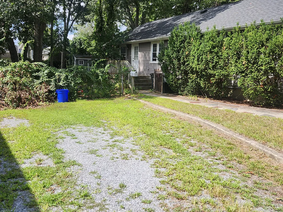 118 W Pierson Ave #B