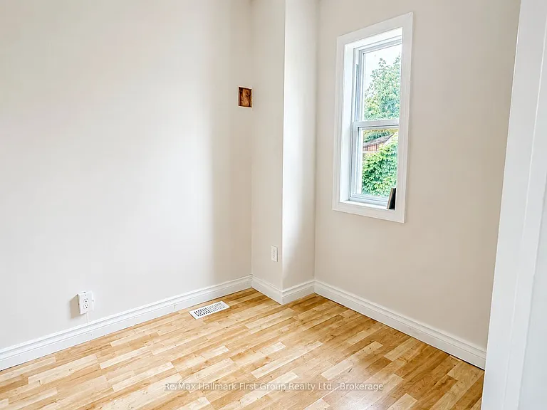 509 Parnell St #UPPER — Photo 11