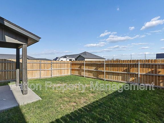4th image of 14411 Periwinkle Dr Unit 1