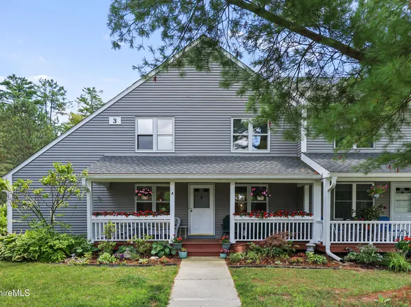 880 East St APT 3A, Lee, MA 01238