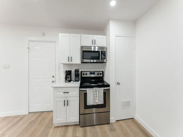 3245 Myra Ln — Photo 11