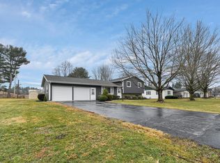 1382 Sherwood Downs Rd E, Newark, OH 43055