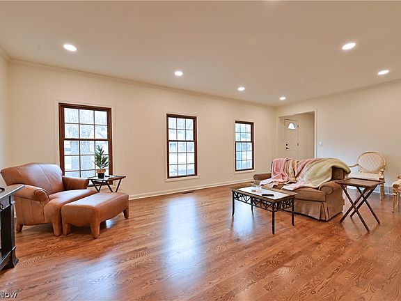 5th image of 260 Saddler Rd