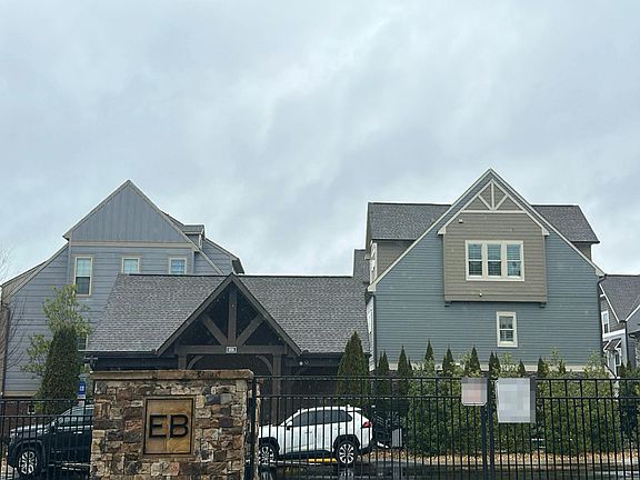 3rd image of 1058 Kirkland Cir