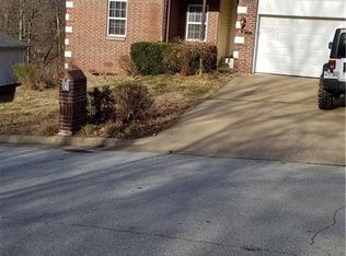 21 Valleyview Cir, Bentonville, AR 72712