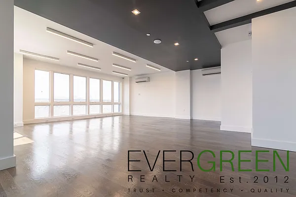 Rented by Evergreen Apartments BK | media 8