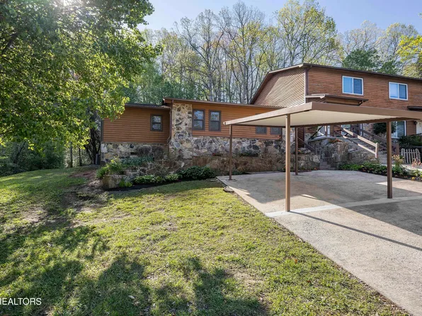 156 Hendrix Dr, Oak Ridge, TN 37830