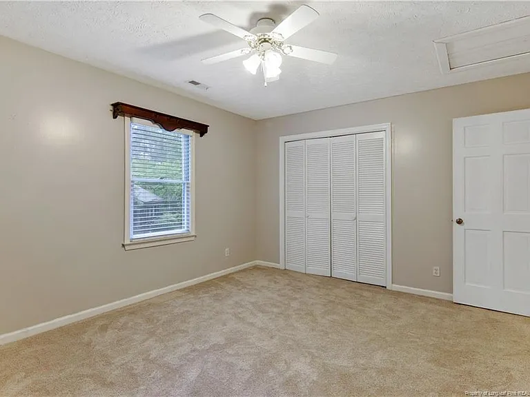 405 Bannerman Ct — Photo 33