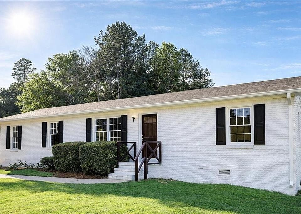 1st image of 1445 E McIntosh Rd