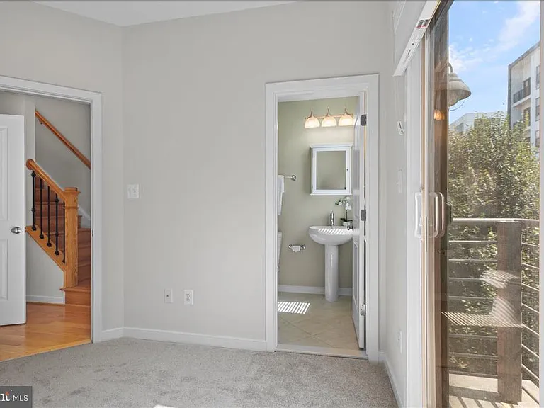 2916 Penny Ln — Photo 33