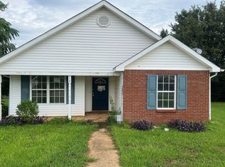 212 Strawbridge Ln, Bonaire, GA