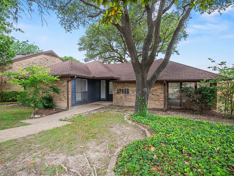 17003 Davenport Rd — Photo 2