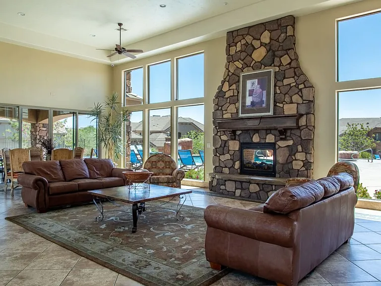 E Coral Ridge Dr — Photo 44
