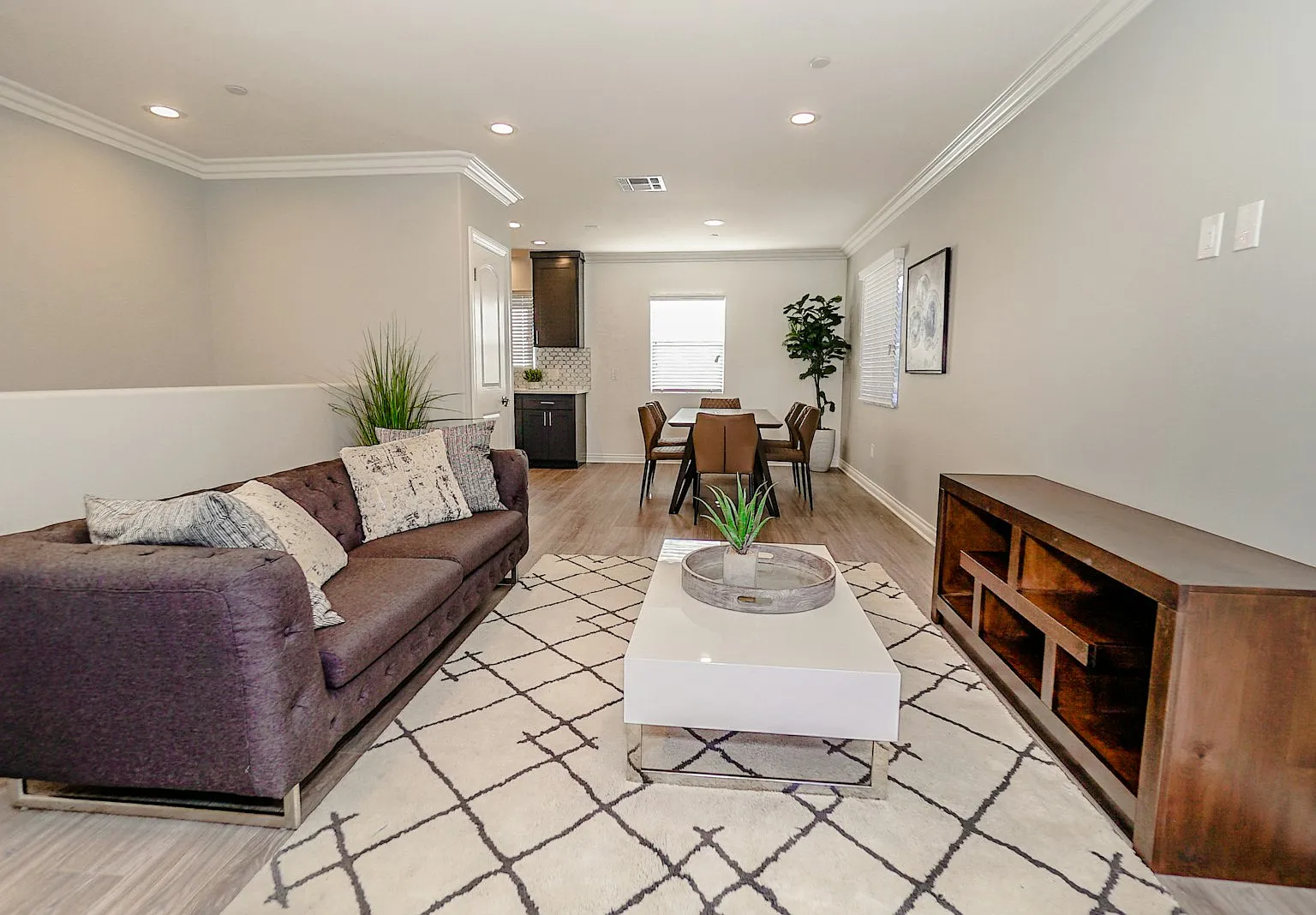 4508 Esmeralda Street, Unit 4508 1/2 — Photo 4