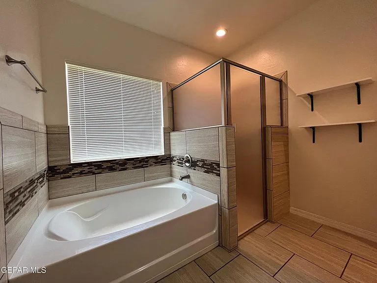 147 N Manzanita Dr — Photo 12