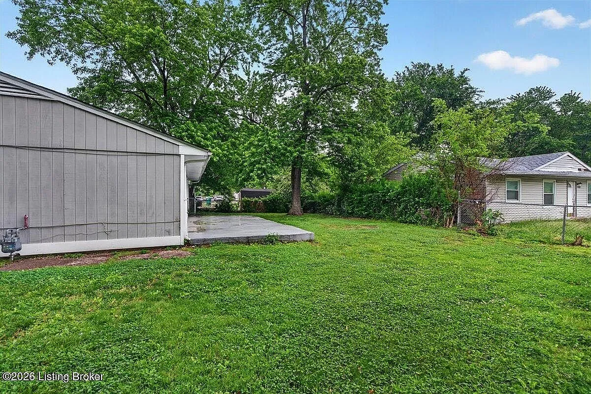 3 bed, 840 sqft, $1,500 — Photo 3