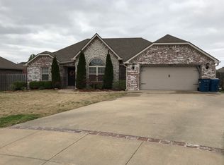 3000 SW Silverbark Rd, Bentonville, AR 72712