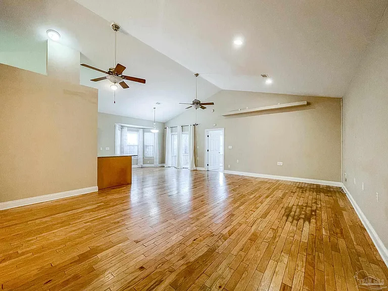 724 Ladner Dr — Photo 34